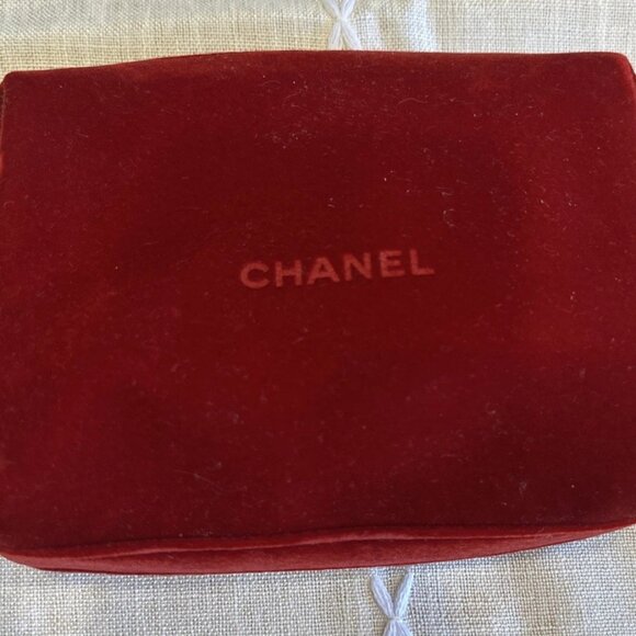 Authentic Chanel Velvet Mini Bag Clutch w Authentic Chanel Bracelet Receipt $99 - Picture 1 of 16